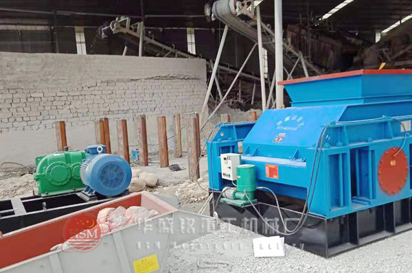 大型液壓對輥破碎機河南地區多少錢一臺