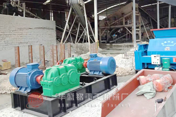 大型液壓對輥破碎機河南地區多少錢一臺